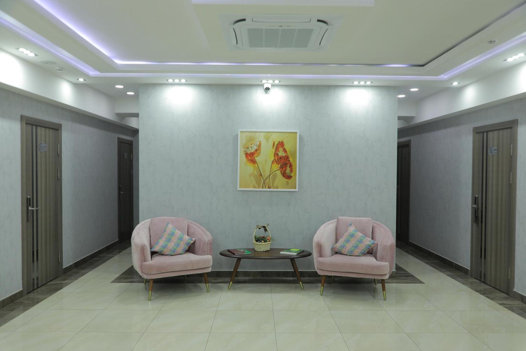 Human Hotel Tashkent Bagian luar foto