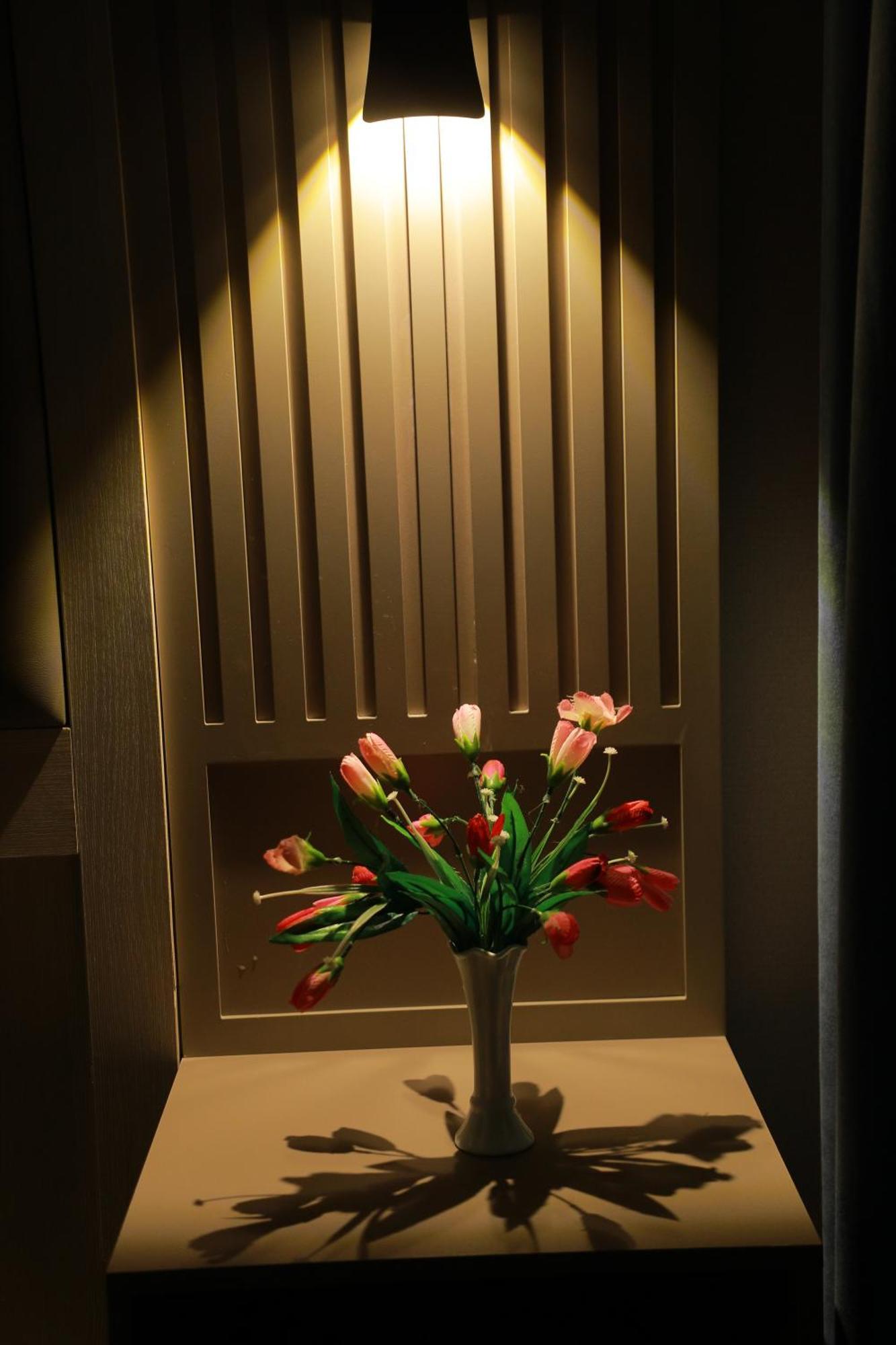 Human Hotel Tashkent Bagian luar foto