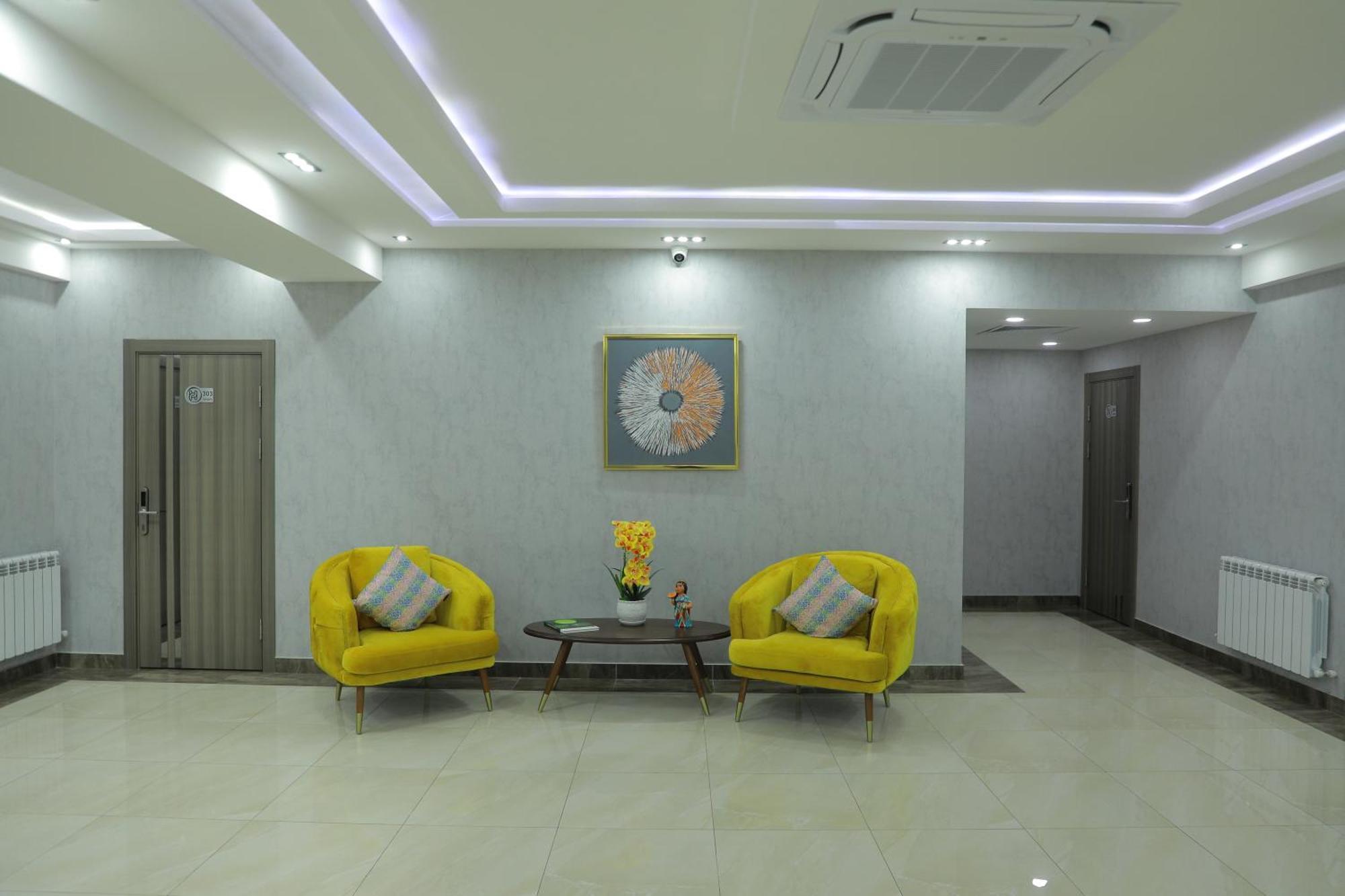 Human Hotel Tashkent Bagian luar foto
