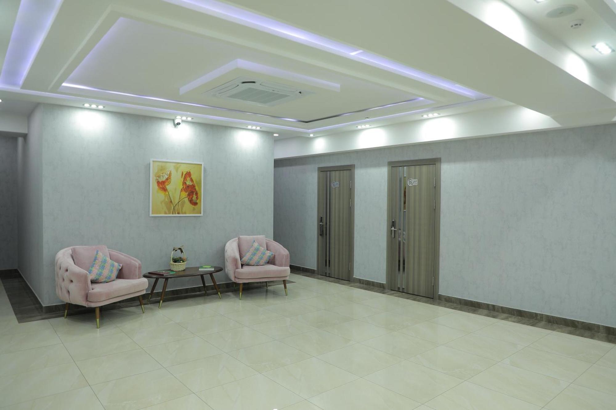 Human Hotel Tashkent Bagian luar foto