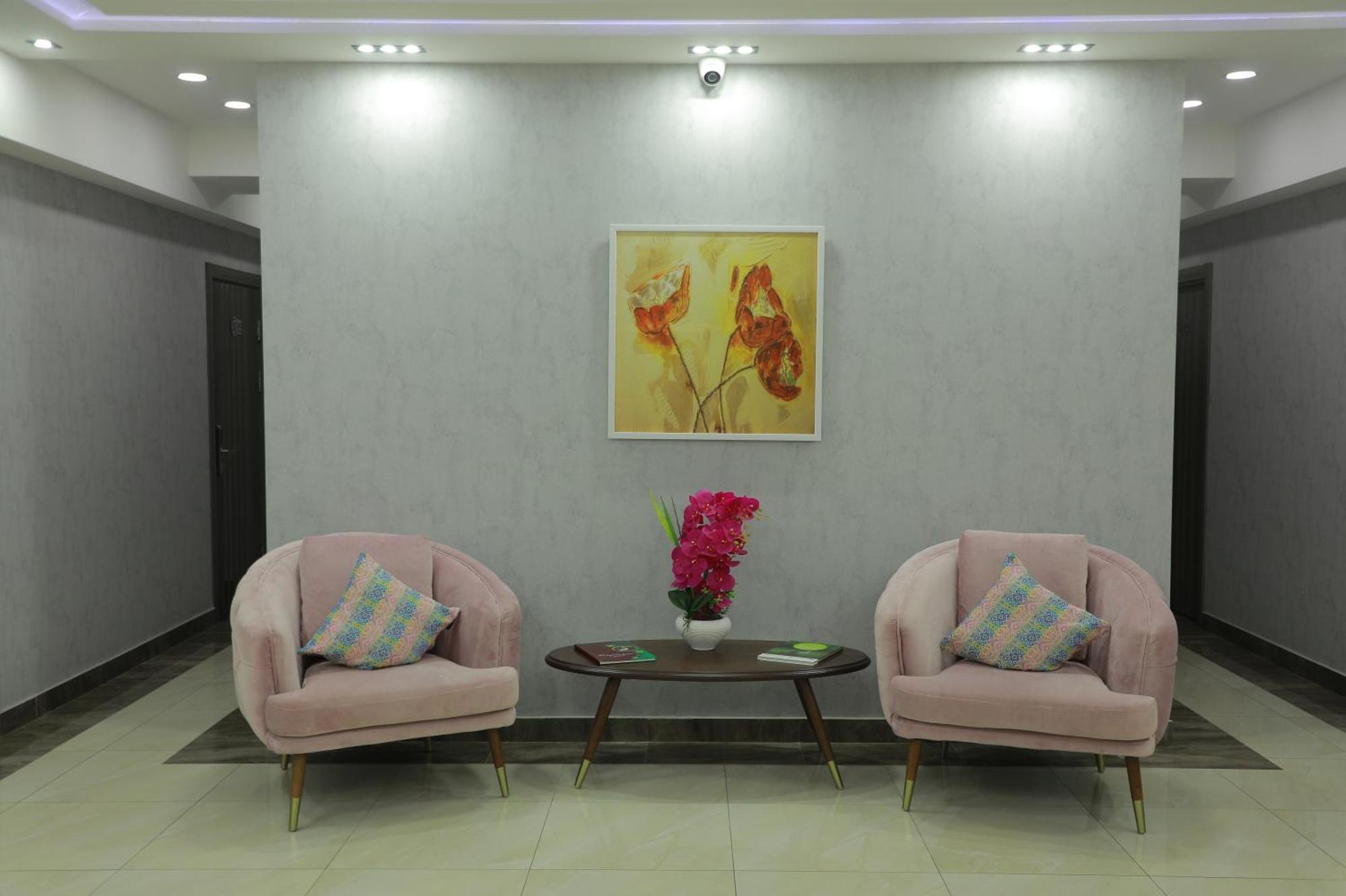 Human Hotel Tashkent Bagian luar foto