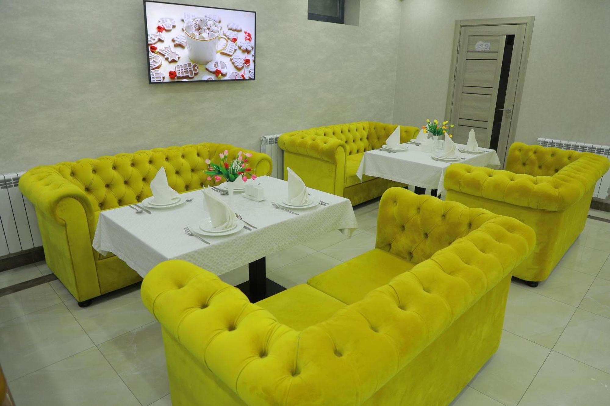 Human Hotel Tashkent Bagian luar foto