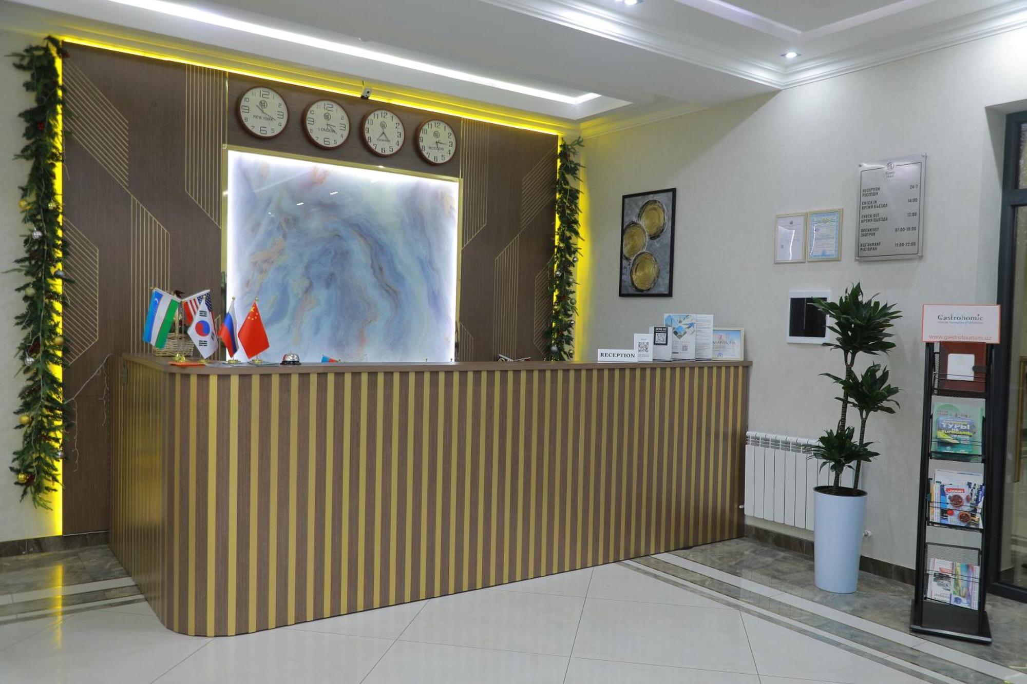 Human Hotel Tashkent Bagian luar foto