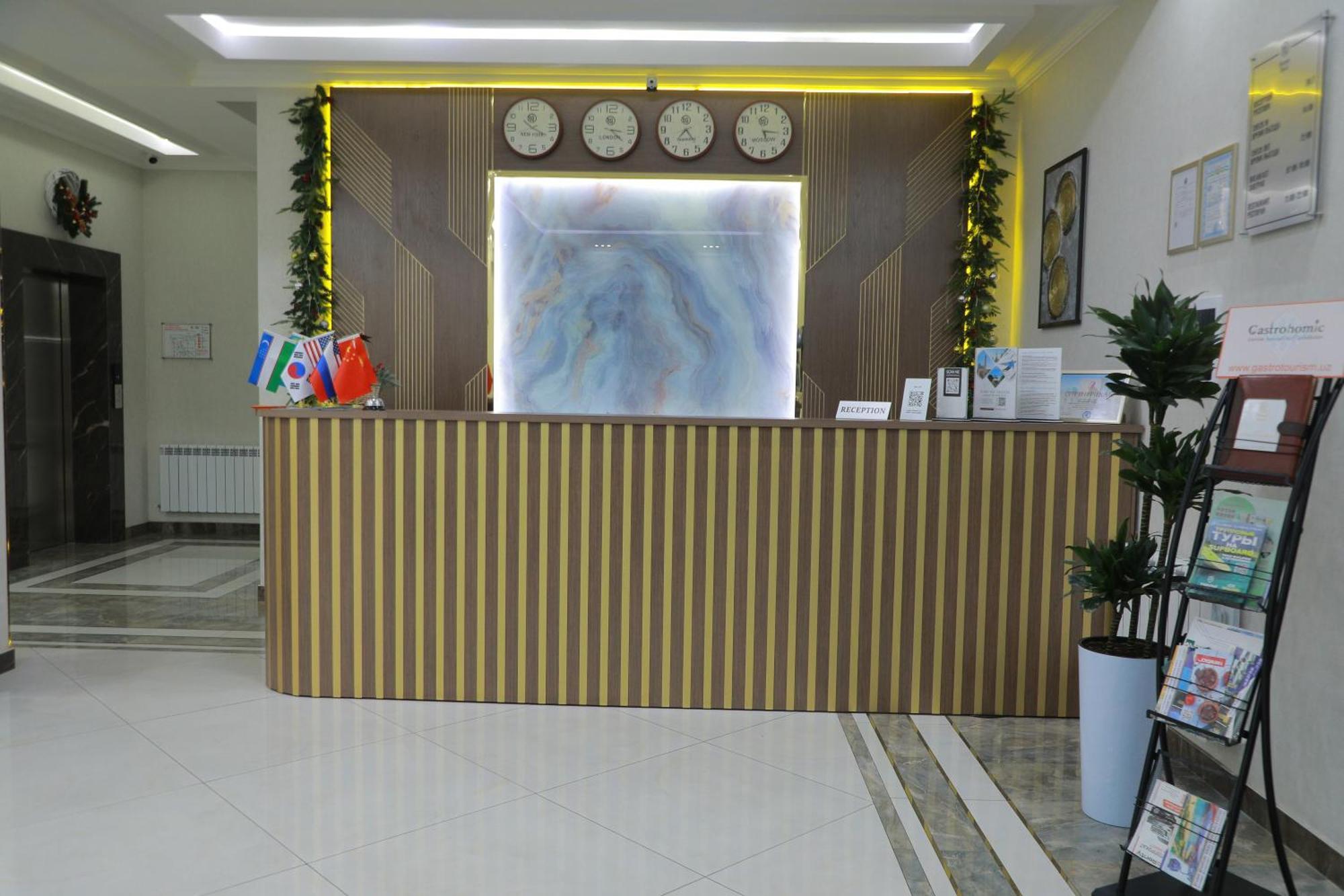 Human Hotel Tashkent Bagian luar foto
